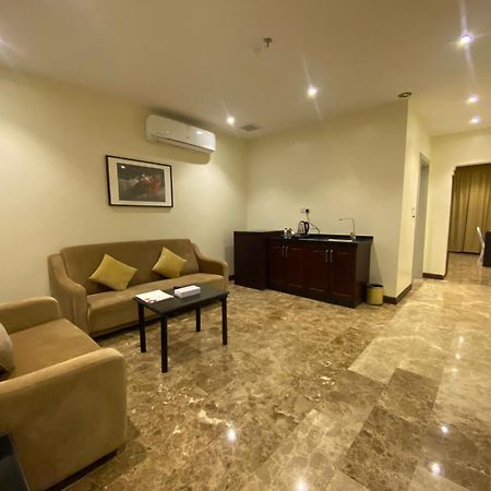 בוריידה Rollins Hotel מראה חיצוני תמונה