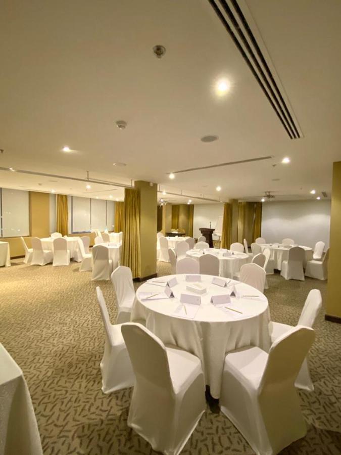 בוריידה Rollins Hotel מראה חיצוני תמונה
