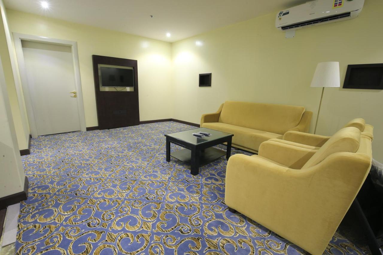 בוריידה Rollins Hotel מראה חיצוני תמונה