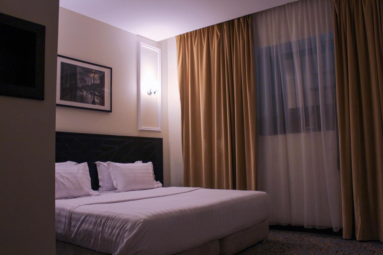 בוריידה Rollins Hotel מראה חיצוני תמונה