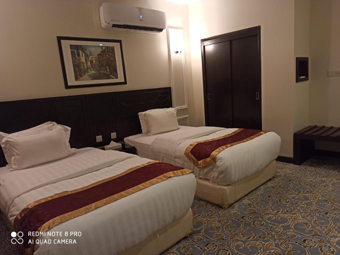 בוריידה Rollins Hotel מראה חיצוני תמונה