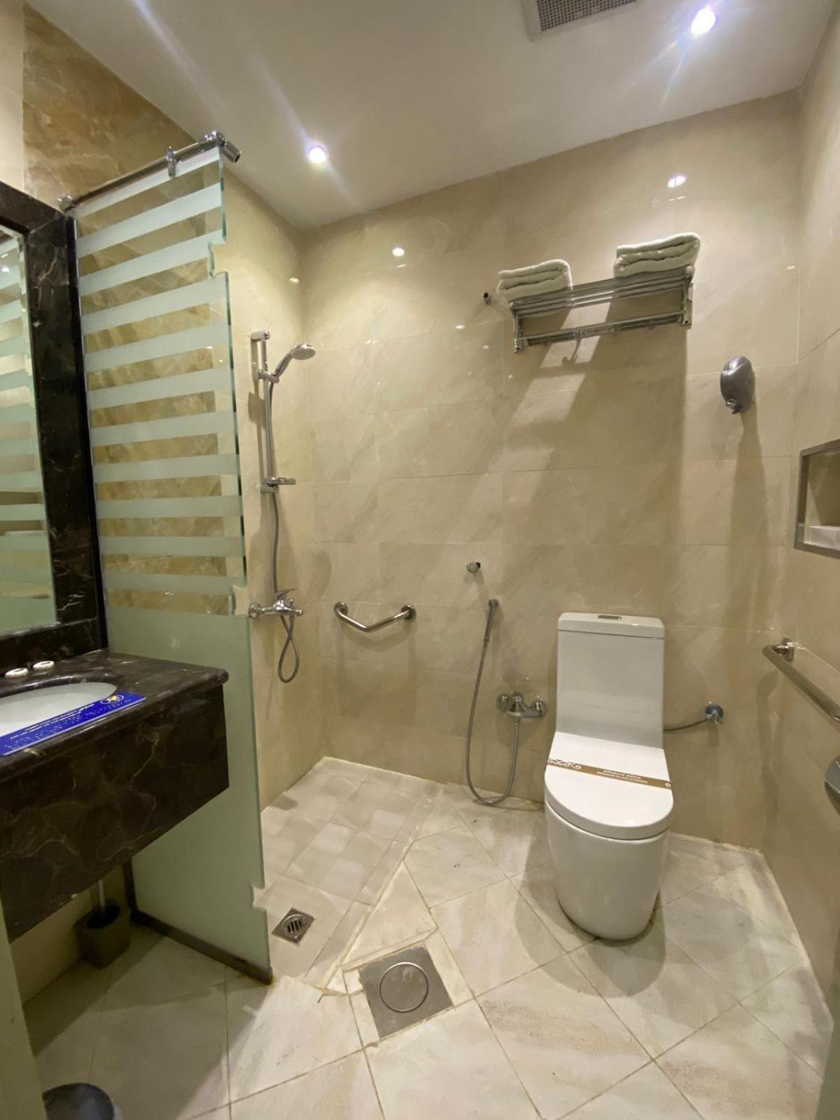 בוריידה Rollins Hotel מראה חיצוני תמונה