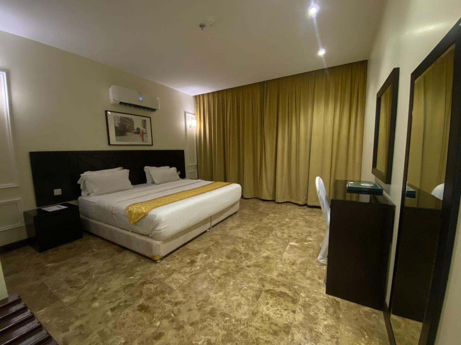 בוריידה Rollins Hotel מראה חיצוני תמונה